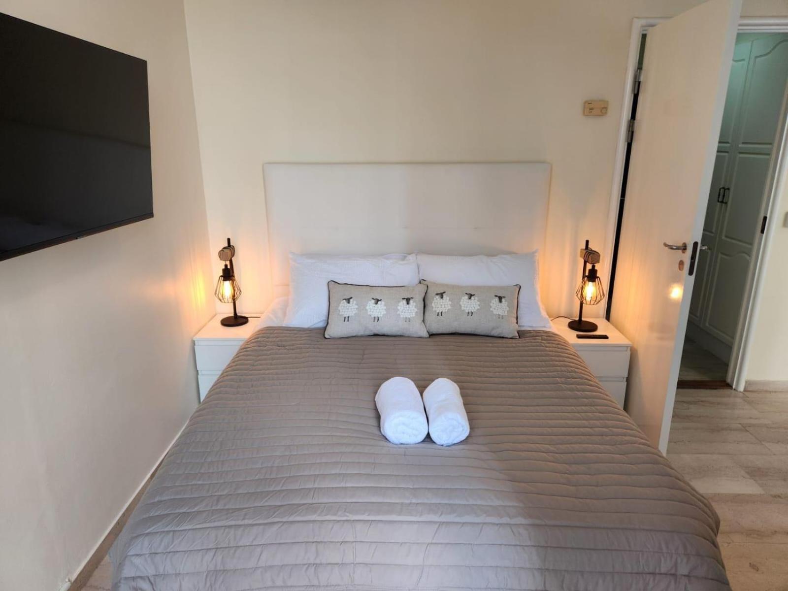 New With Ac Central Suites With Pool Access And Squash Courts! Sleeps Family Or 4 Guests Gibraltar Exteriér fotografie